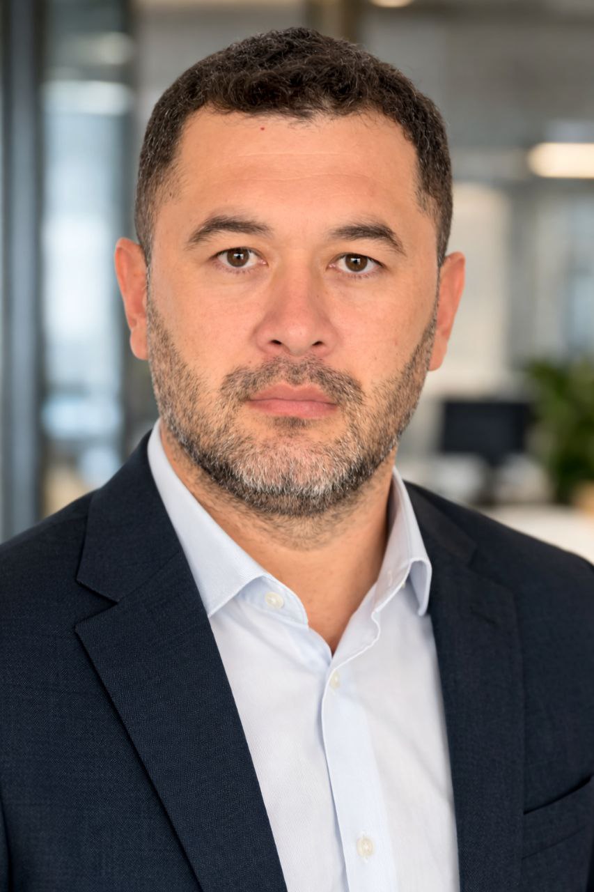 Anvar Mirzaev, CEO LLC Asia Silk Wallpaper and Commercial Director at VELTO